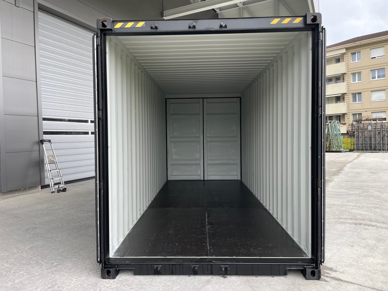  Conteneur maritime High Cube 20 pieds Double Porte Noir